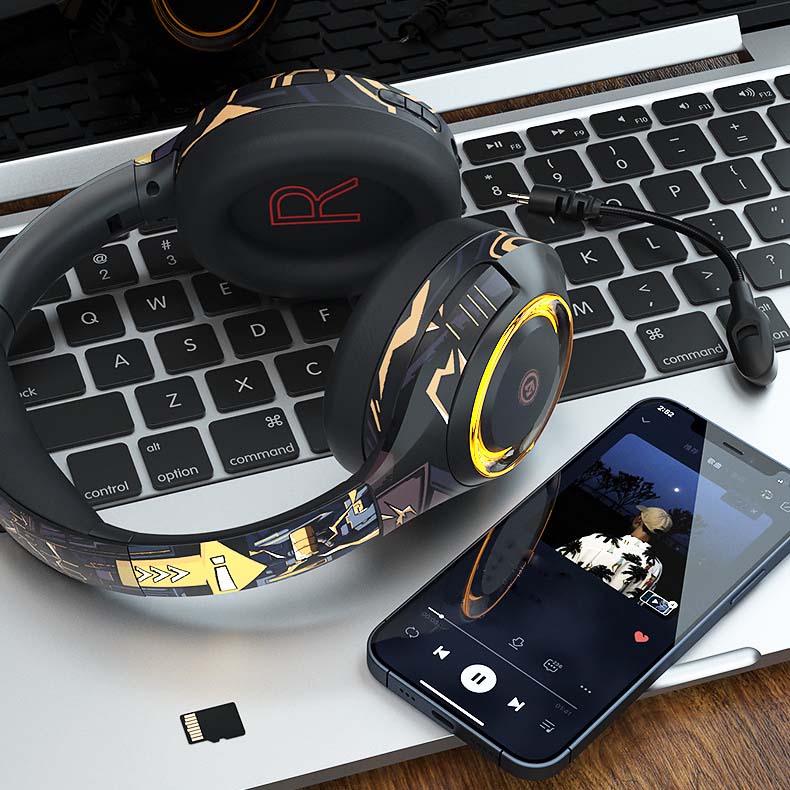 "Cyber" Gaming Headphones With Graffiti